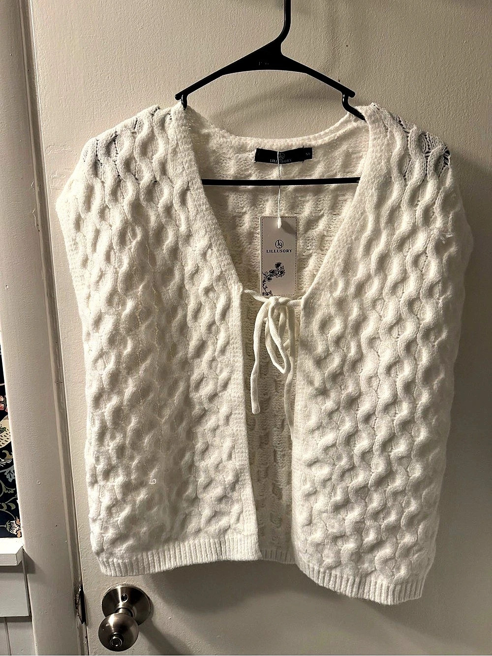 LILLUSORY Womens Tie Front Cable Knit Sweater Vest White Small